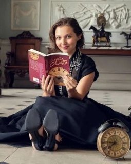 Netflix prépare une nouvelle série : Les Sept Cadrans d'Agatha Christie.