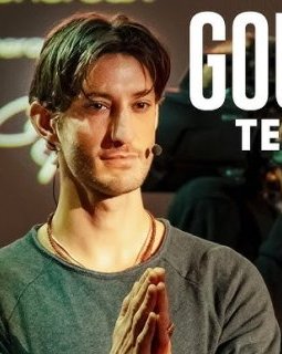 La bande-annonce de Gourou, le nouveau thriller avec Pierre Niney.