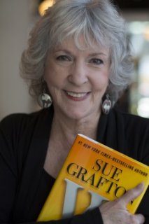 Décès de la romancière Sue Grafton 